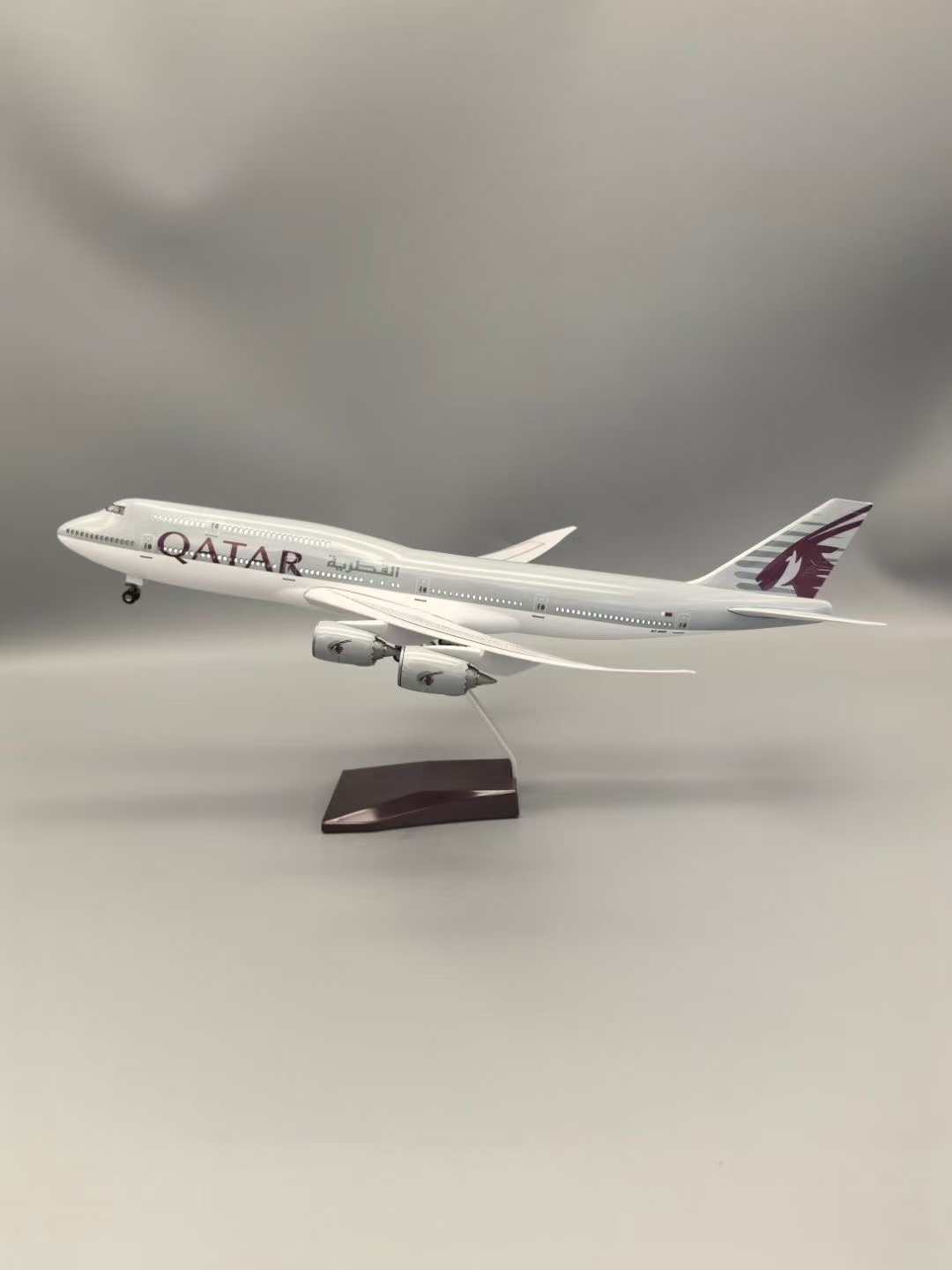 Modelo de avión a escala 1:130 - Home Decor Qatar reseña y precio